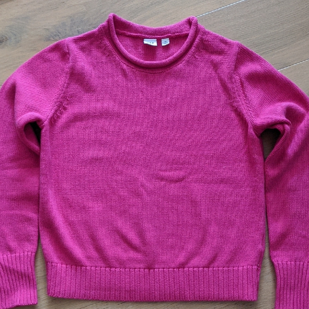 GAP Women’s Pink Crewneck Sweater